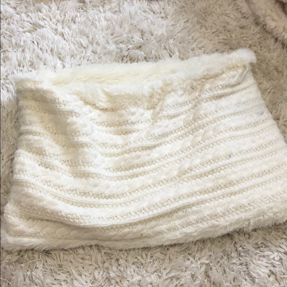 White loop scarf